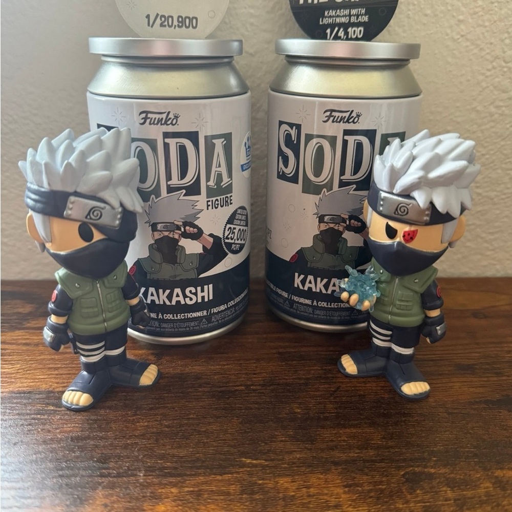 Funko POP! Naruto Shippuden Kakashi SODA Chase Plus Regular